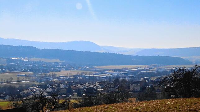 Aussicht: Der Blick auf Horheim mit seinem wachsenden Gewerbegebiet im Hintergrund.