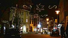 Weihnachtlich geschmückt zeigt sich derzeit Schopfheims Zentrum. Bild: Winckelmann