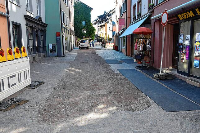 Während der Sommermonate werden die Geschäfte in der Rheinbrückstraße in Bad Säckingen wieder ungehindert erreichbar sein.