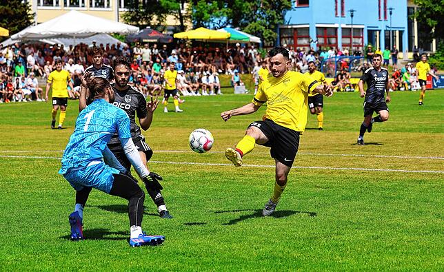 Bild 10: So feiert der FC Öhningen-Gaienhofen die Bezirksliga-Meisterschaft. Wir haben die besten Bilder!