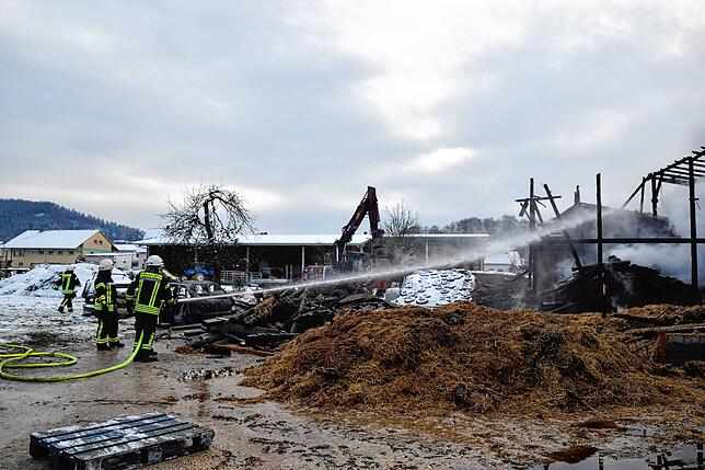 Bild 7: Bilder vom Großbrand eines Ökonomiegebäudes in Orsingen