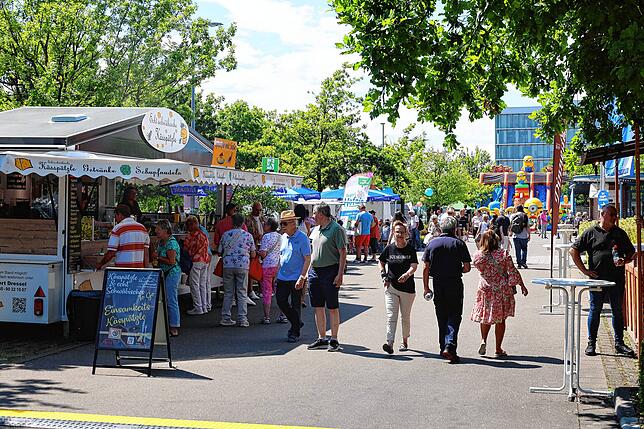 Bild 21: XXL-Hüpfburg, Kinderschminken, Entenrennen: So schön war das SÜDKURIER-Sommerfest (Teil 1)