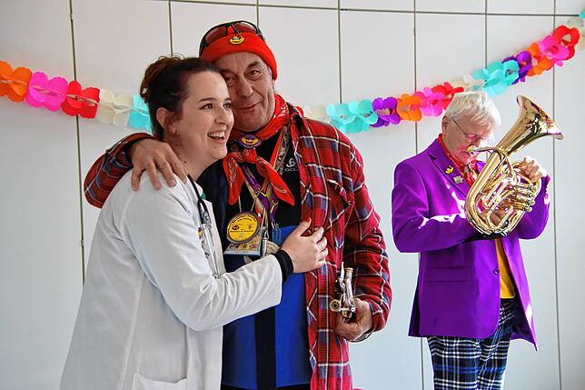 Bild 9: Viel Musik und gute Laune: Närrische Musiker bringen Fasnachtsstimmung in die SÜDKURIER-Redaktion