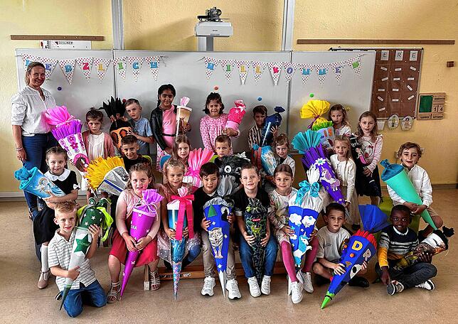 Die Klasse 1a der Neckarschule mit Klassenlehrerin Lisa Lachmann.