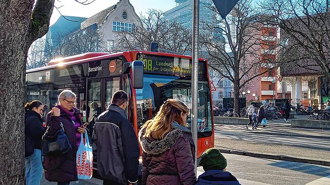 Es gibt zwar immer noch zu wenige Busfahrer bei den Stadtwerken. Die Lage habe sich aber etwas entspannt, im Moment müssen die Taktungen ...