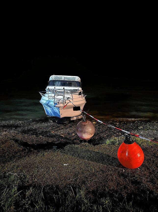 Die Feuerwehr Sipplingen übernahm in Absprache mit der Wasserschutzpolizei die Sicherung.