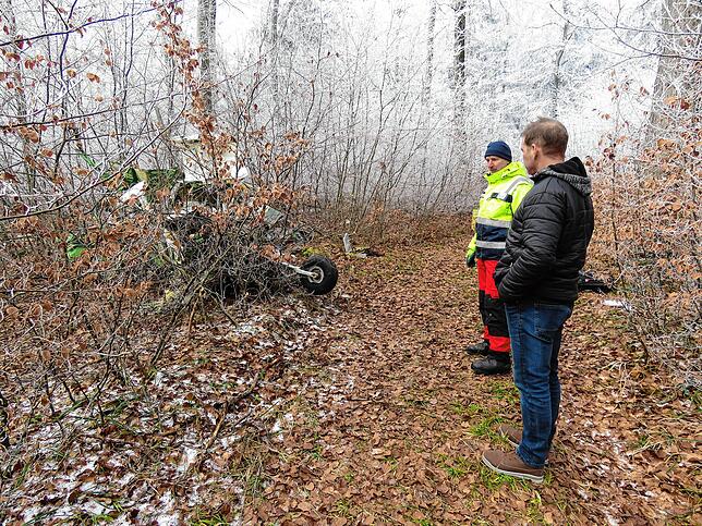 Bild 5: Tödlicher Flugzeugabsturz: Eindrücke von der Bergung des Wracks