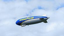 Der Goodyear-Zeppelin fliegt aktuell in Frankreich. Das Bild zeigt ihn im Jahr 2022.