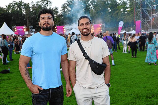 Bild 10: Konstanz: Wummernde Bässe, lässige Outfits und eine gute Zeit: Festival startet im Bodensee-Stadion