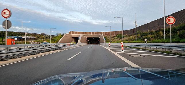 Der Tunnel Waggershausen ist 2021 für den Verkehr freigegeben worden.