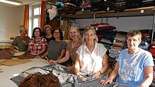 Das Team der Nähstube (von links) :Heidi Volk, Siglinde Jäger-Haselmeier, Heike Potthoff-Scherer, Elke Weber, Beatrix Mattes, Hannelore ...