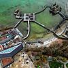 Das Freilichtmuseum in Unteruhldingen hat zum Freilichtmuseum eine Ergänzung bekommen: ein neues Museumsgebäude (links unten). Das Foto ...