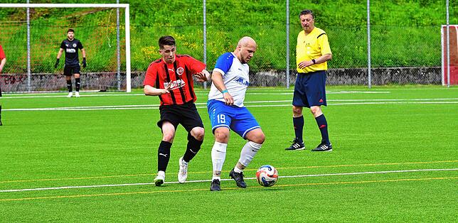 Bild 25: FC 08 Bad Säckingen setzt sich mit 5:1 gegen den FC Geißlingen durch – und wir haben Fotos!