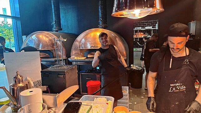 Bild 3: Pizza wie in Neapel: Bilder von der Eröffnung der neuen Pizzeria am Konstanzer Seerhein