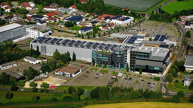 Weithin sichtbar am Ortseingang von Markdorf ist das Firmenareal der Albert Weber GmbH. Mit rund 750 Beschäftigten ist der ...