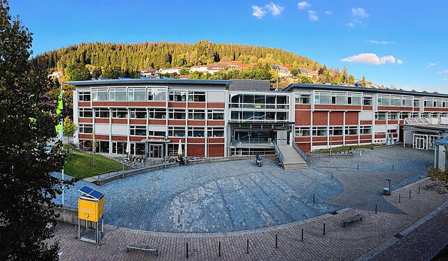 Unser Archivbild zeigt ein Panorama der Hochschule Furtwangen im Oktober 2021.