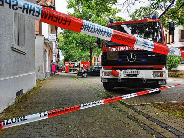 Einige Straßen in Singen sind wegen unklarer Gefahrenlage am Donnerstagmittag gesperrt.