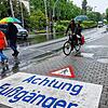 An vielen Stellen in Konstanz ist nicht genug Platz für Fußgänger, monieren unter anderem Walter von Witzleben und Elisabeth Jansen (von ...