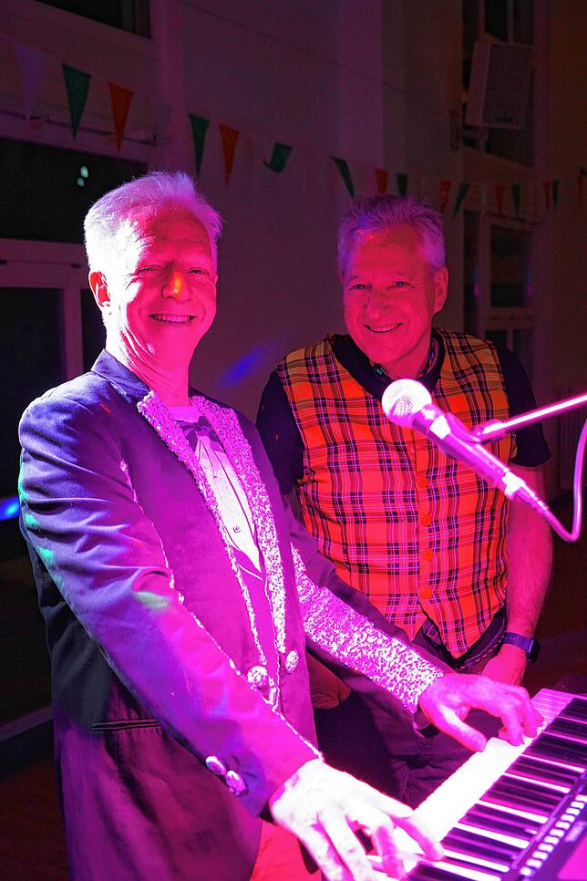 Bild 25: Frauen außer Rand und Band