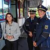 Die Parlamentarische Staatssekretärin Rita Schwarzelühr-Sutter (Zweite von links) informiert sich am Grenzübergang Waldshut über die ...