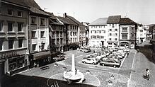 Münsterplatz 1991: Als der Münsterplatz noch als Parkplatz diente.