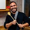 Samuel Irion steht in der Küche der St. Georgener Jugendhilfestation. Hier kocht er für und mit den jungen Menschen. Viele wissen nicht, ...