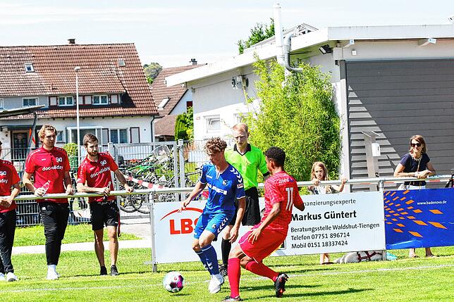 Bild 36: Nachwuchs des SC Freiburg verliert Testspiel in Jestetten &ndash; und wir haben Bilder!