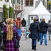 Geduld und Abstand gehören dazu: Vor dem Testzentrum im Zelt auf dem Seetorplatz bilden sich seit Einführung der kostenlosen Bürgertests ...