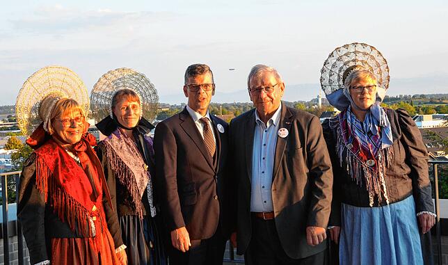 Bild 9: Bilder vom Empfang der Delegation aus Ensisheim im Markdorfer Rathaus (1/2)
