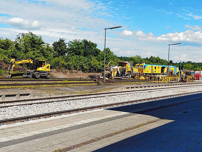 Für die Gleisbauarbeiten im Bahnhof Lauchringen werden erstmals seit vielen Jahren auch wieder alle Abstellgleise genutzt.