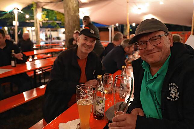 Bild 21: Gute Stimmung trotz schlechtem Wetter auf dem Ostracher Eichbühlfest
