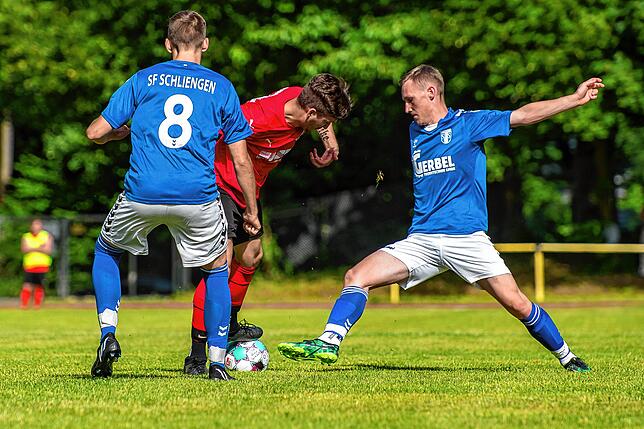 Bild 12: SF Schliengen gewinnt in der Bezirksliga-Relegation 4:0 beim FC 08 Bad Säckingen &ndash; wir haben Bilder!