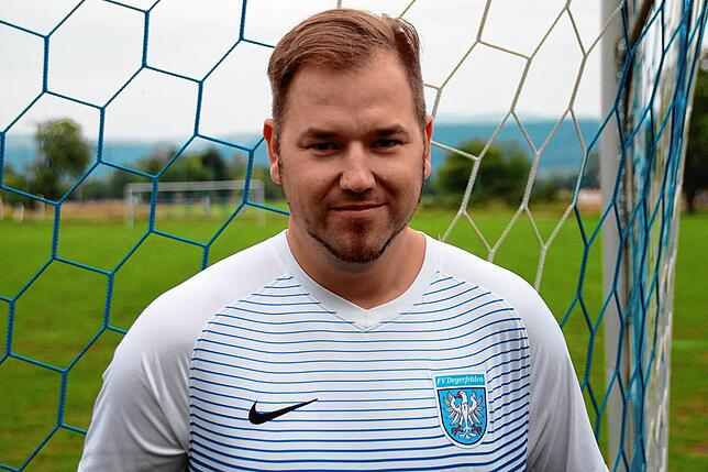 Kai Weber, Sportchef und Spieltrainer der „Zweiten“ beim FV Degerfelden baut im Club eine eSports-Abteilung auf und freut ...