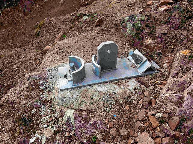 Ähnlich wie auf diesem Beispielfoto des Planungsbüros könnten die Verankerungen für den neuen Steg in der Marienschlucht aussehen.