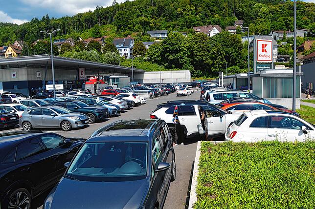 Auch bei Kaufland in Waldshut mussten Besucher Glück haben, noch einen Parkplatz zu ergattern.