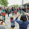 Gute Laune bei Kindern, Erziehern und Eltern: Der Kindergarten St. Blasius in Bankholzen wurde nach einem Umbau jetzt offiziell eingeweiht.