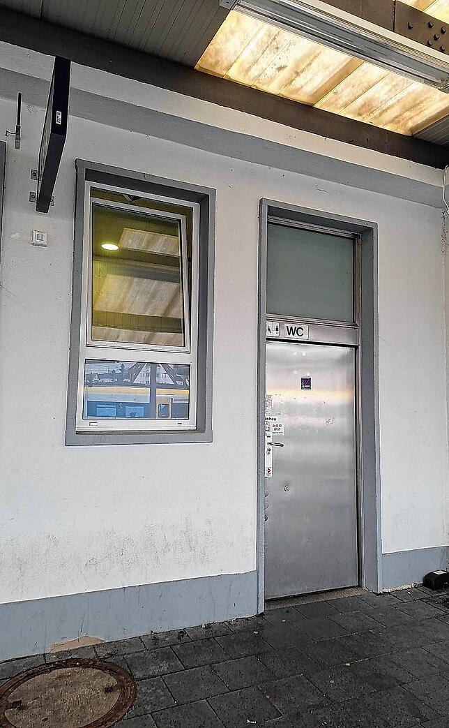 Die Damentoilette am Eschinger Bahnhof.