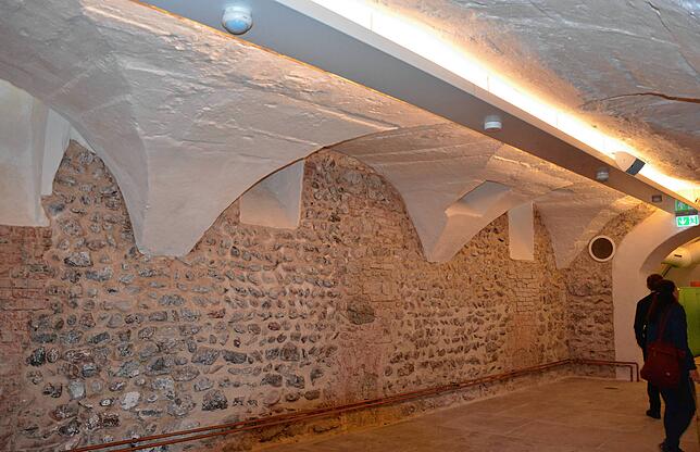 Im sanierten Museum in Lindau kann jetzt auch der mittelalterliche Keller besichtigt erden – bislang diente er als Museumsdepot.