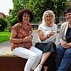 Annette Wiggenhauser und Claudia Arnegger sowie Hauptamtsleiterin Regina Holzhofer (von links) freuen sich auf das 47. Stadtfest, das ...