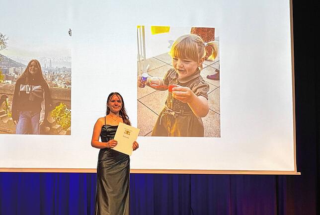 Bild 21: Große Feier: Der Abiball des sozialwissenschaftlichen Gymnasiums Bad Säckingen