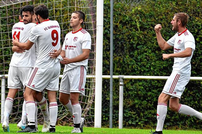 Bild 12: FC Wallbach sichert sich ein 2:2 gegen den FC Schönau &ndash; und wir haben die Bilder!