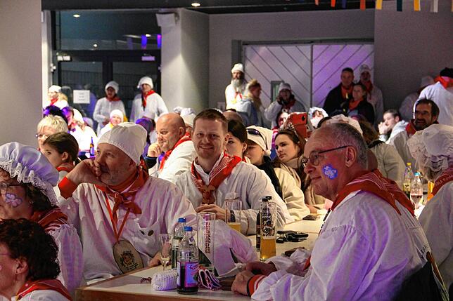 Bild 8: Hier wird um die Wette gekleppert: Bilder vom Preiskleppern im Milchwerk