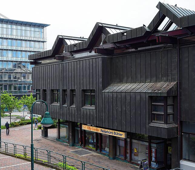 In der Schwenninger Stadtbibliothek liegt der Carl-Haag-Saal. Hier ist derzeit immer freitags der Impfstützpunkt in Betrieb.