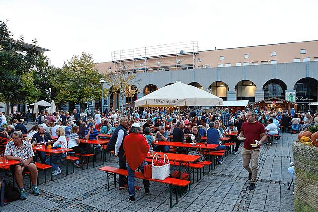 Bild 10: Der junge Wein steht beim Suserfest 2023 im Mittelpunkt