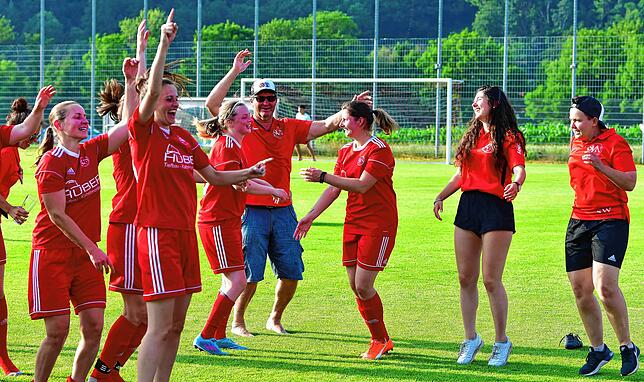 Bild 45: SV Niederhof steigt nach 3:2-Sieg bei der SG Ebnet in die Verbandsliga auf &ndash; und wir haben Bilder!
