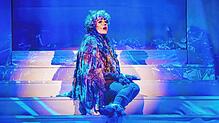Märchenhaft: Manuela singt im Musical Karussell die Grizabella aus Cats im Gloria-Theater. Bild: Johannes Kirchherr