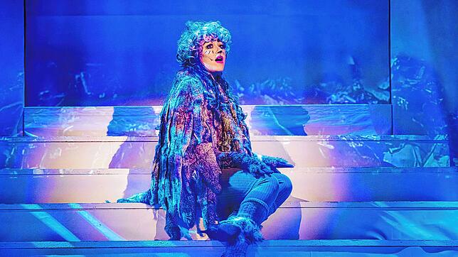 Märchenhaft: Manuela singt im Musical Karussell die Grizabella aus Cats im Gloria-Theater. Bild: Johannes Kirchherr