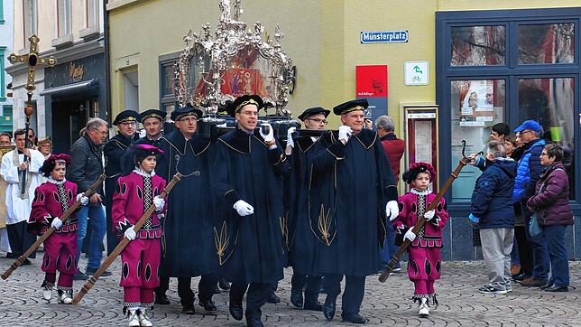 Vergangenes Jahr gab es noch eine festliche Prozession zum Fridolinsfest. Dieses Jahr bleibt nur der das Pontifikalamt im Livestream.