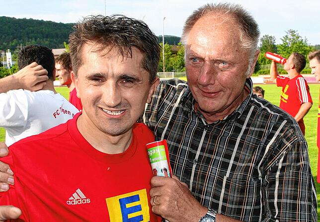 Erinnerungen: Marko Baotic erinnert sich noch gut an die Freude bei Dieter Hart, der hier gemeinsam mit dem Kroaten nach dem 3:2-Sieg ...