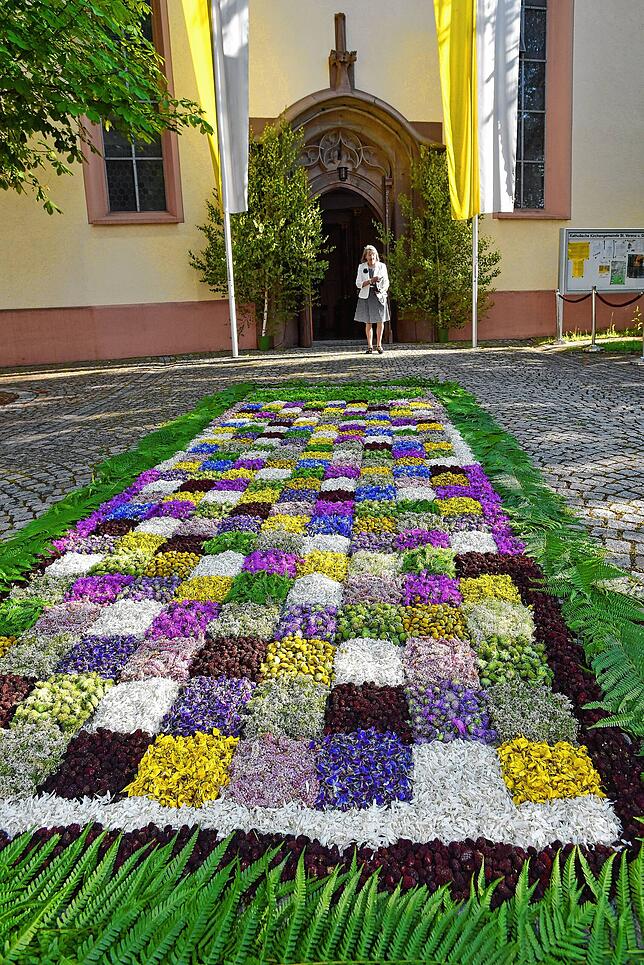 Bild 17: Hüfinger Fronleichnams-Prozession auch ohne große Blumenteppiche